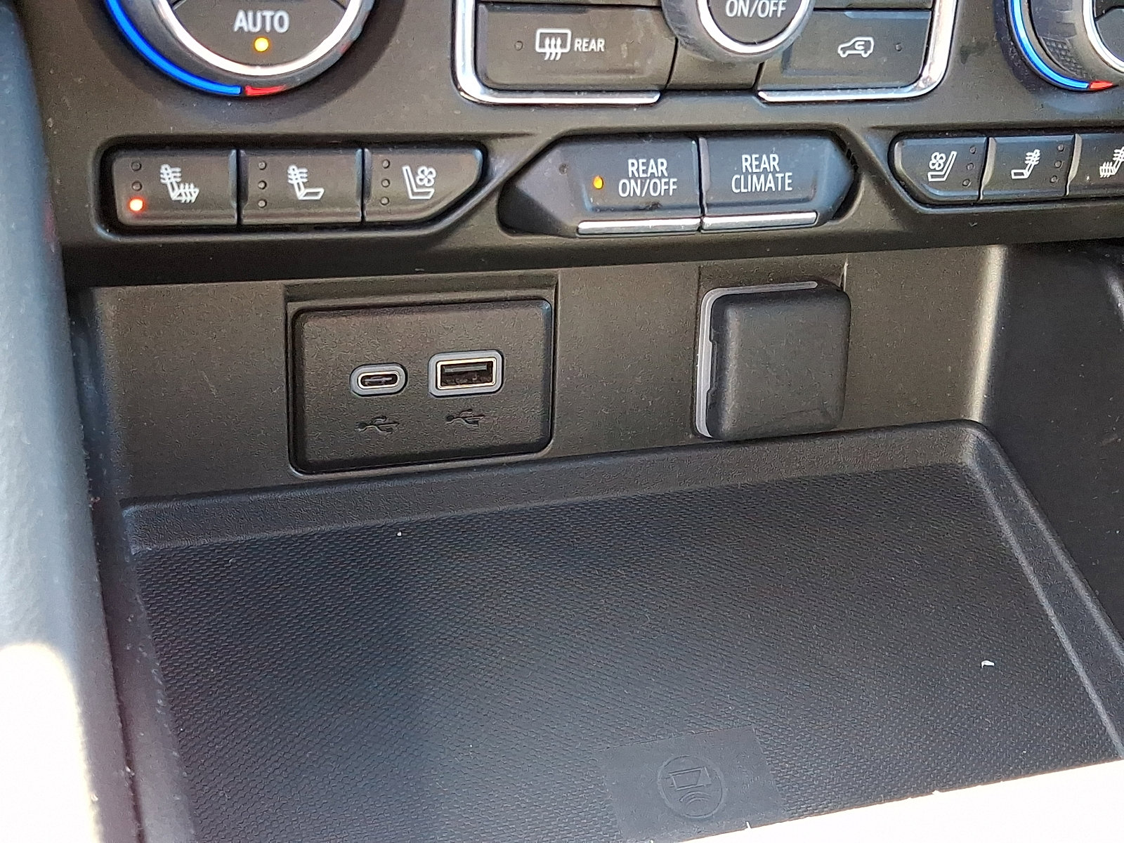 Certified 2024 Chevrolet Tahoe High Country image 28