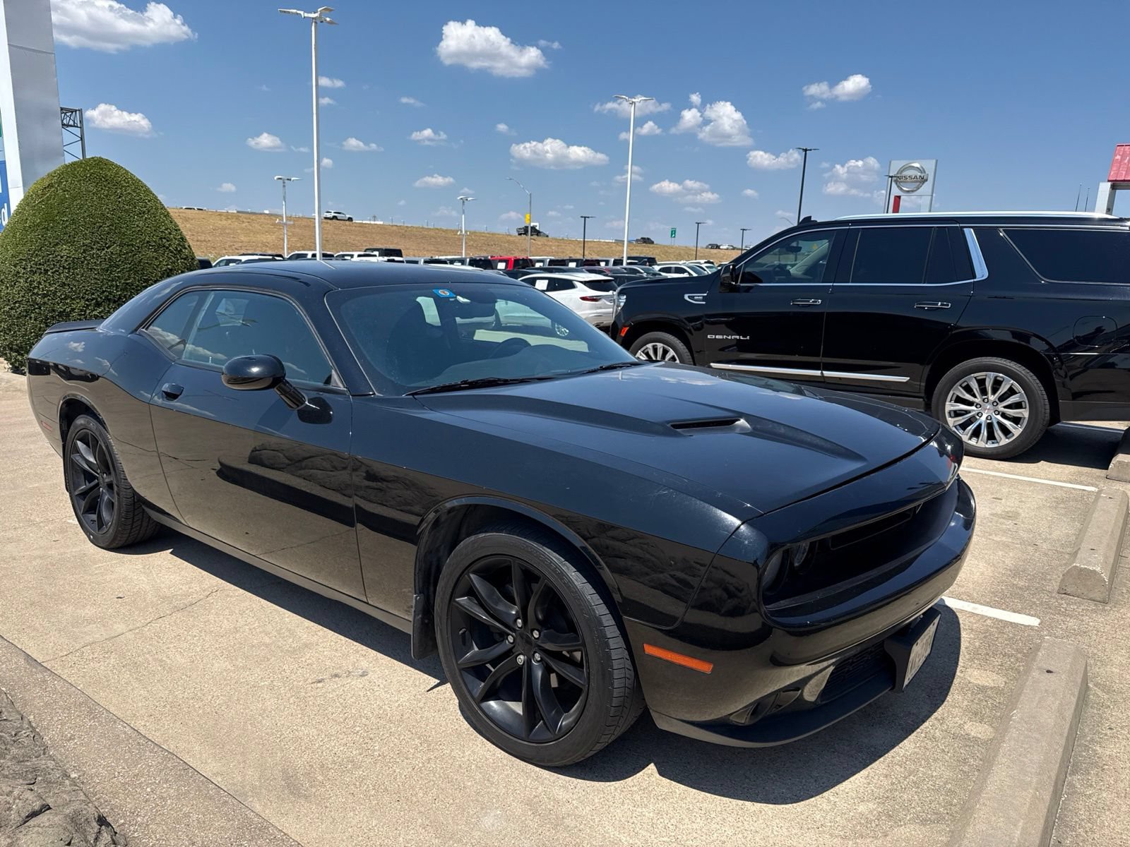 Used 2016 Dodge Challenger SXT w/ Blacktop Package RWD image 3