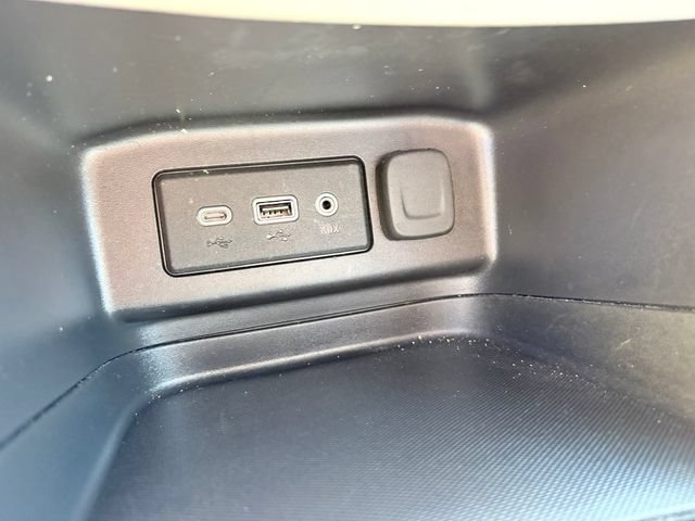 Used 2023 Chevrolet Equinox LS w/ LS Convenience Package FWD image 20
