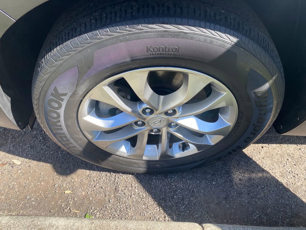 Certified 2020 Hyundai Santa Fe SEL image 9