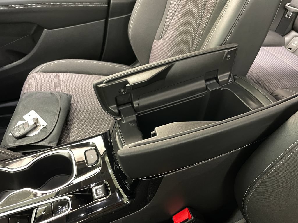 Certified 2023 Buick Envision Preferred w/ Sport Touring Package AWD/4WD image 29