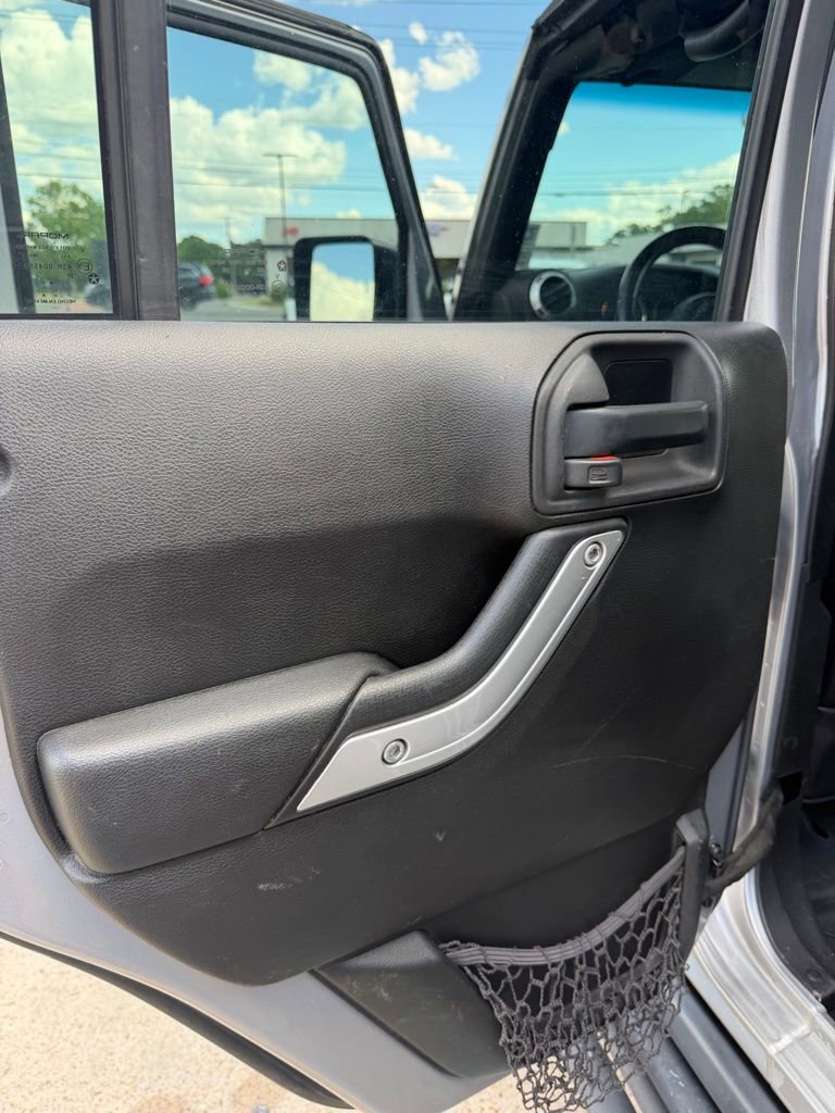 Used 2015 Jeep Wrangler Unlimited Sport image 7