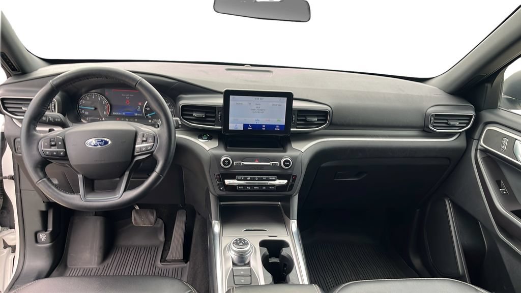 Used 2020 Ford Explorer XLT w/ Equipment Group 202A AWD/4WD image 10