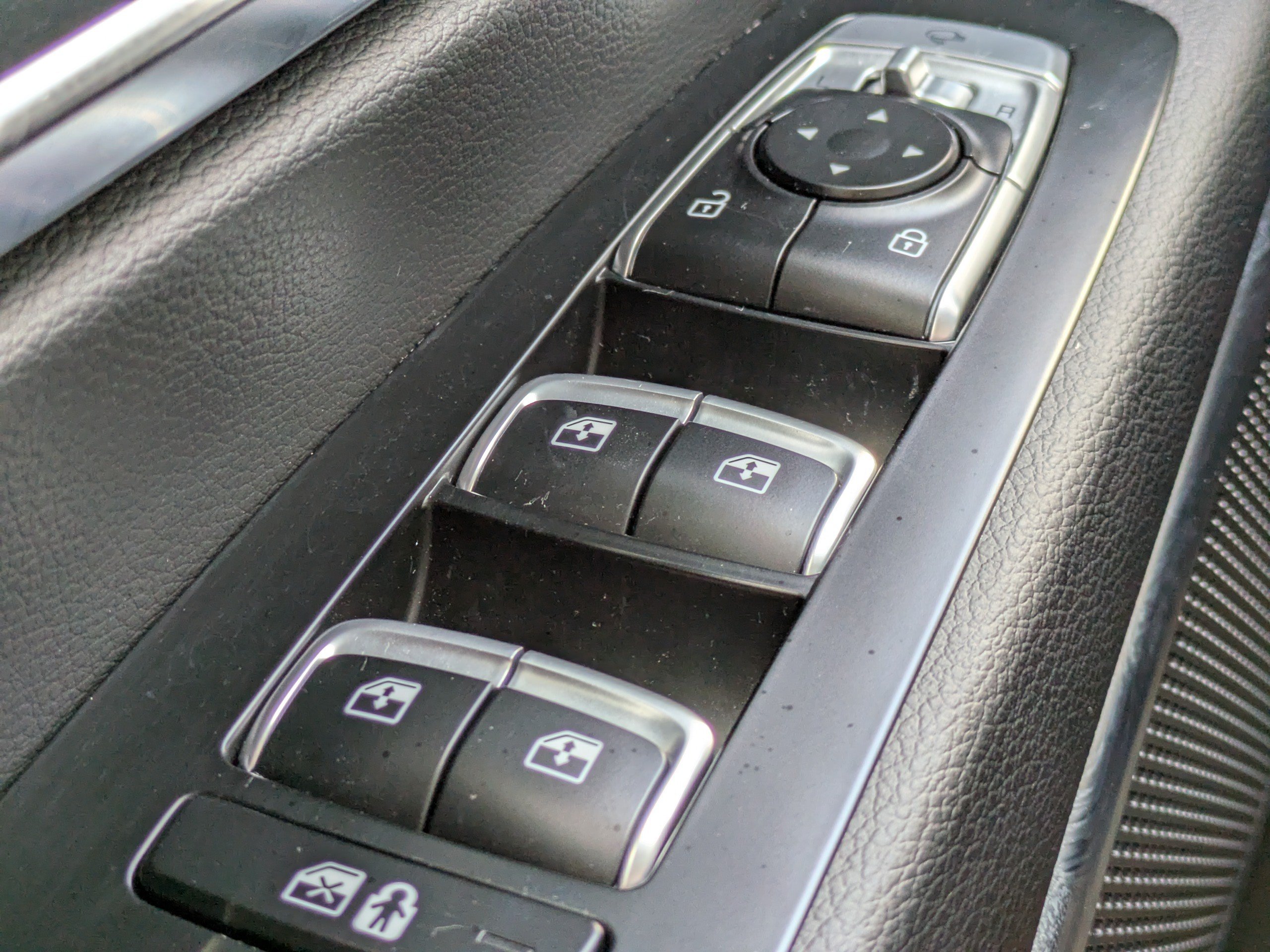 Used 2021 Kia Telluride SX w/ Towing Package FWD image 26