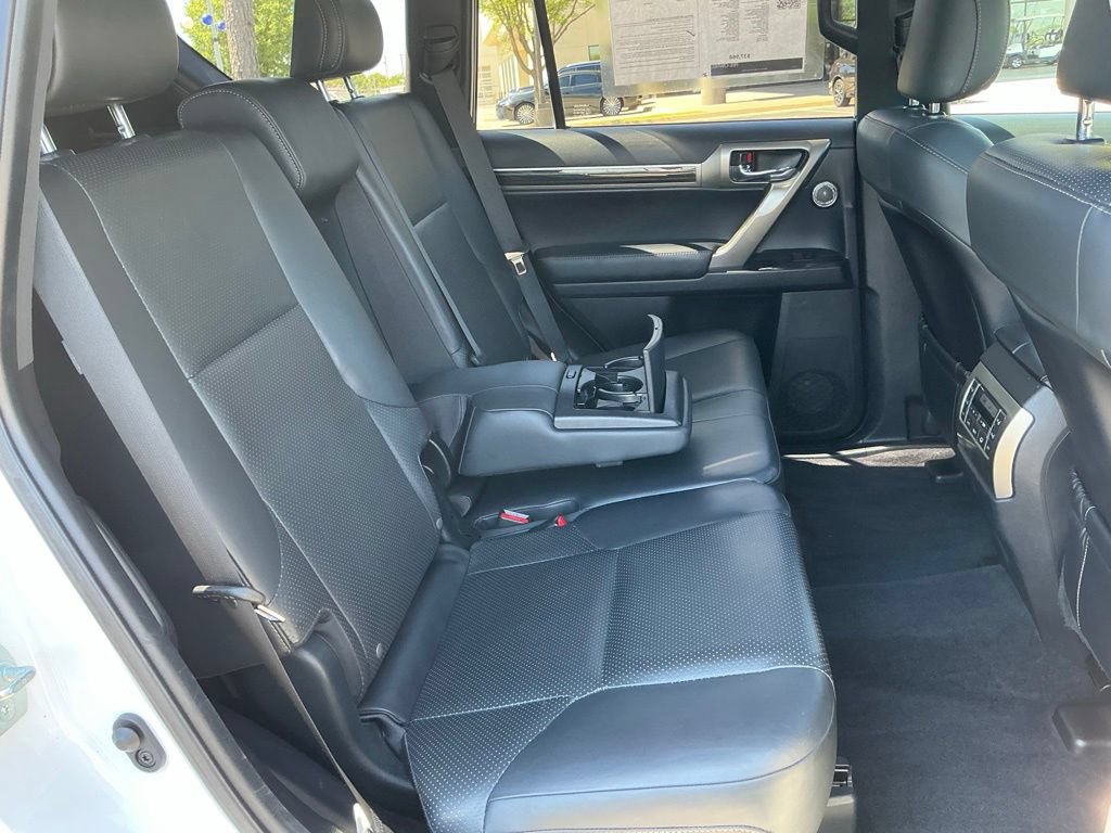 Used 2020 Lexus GX 460 Luxury w/ Accessory Package AWD/4WD image 23