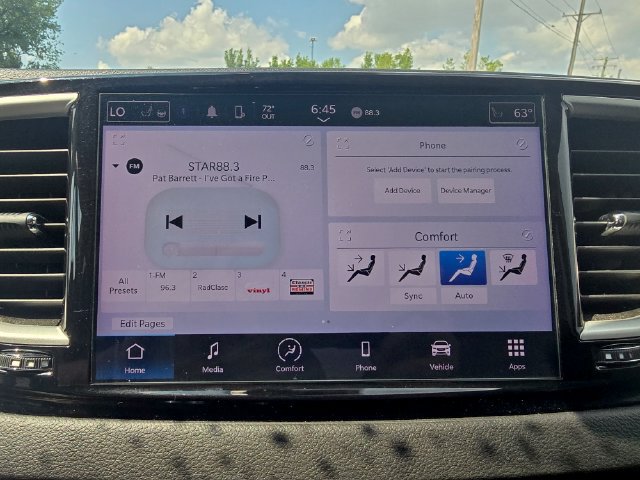 Used 2024 Chrysler Pacifica Touring-L FWD image 23