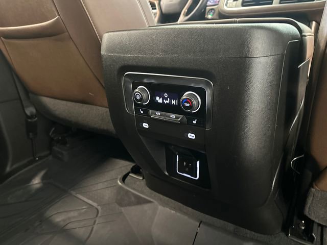 Used 2023 Chevrolet Suburban High Country image 41