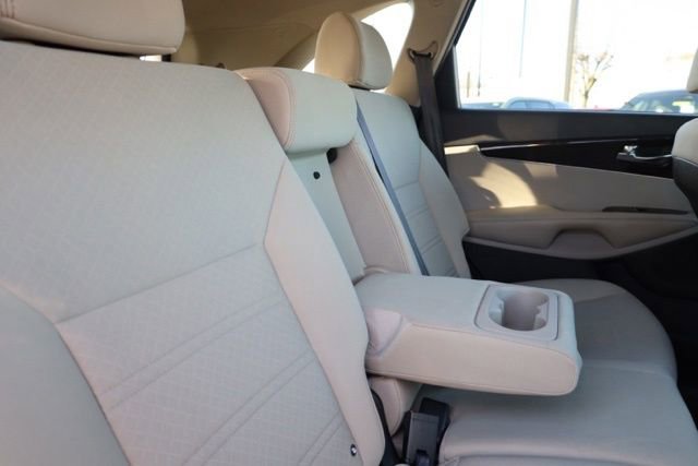 Used 2019 Kia Sorento LX w/ LX Convenience Package image 34