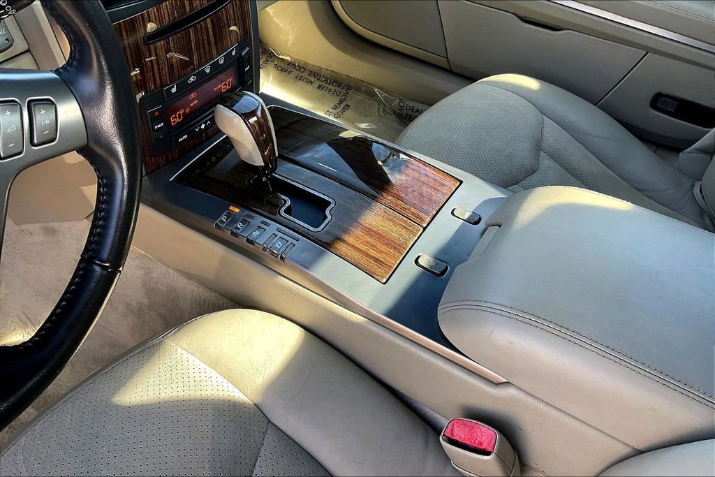 Used 2006 Cadillac XLR V image 19