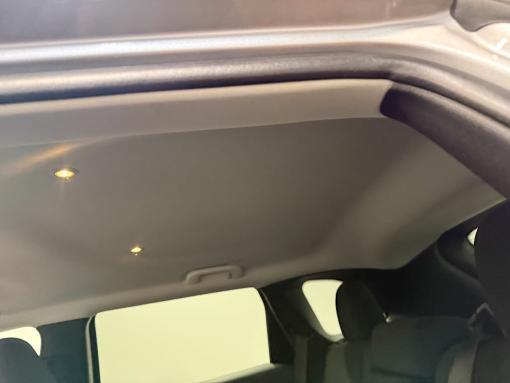 Used 2019 Jeep Cherokee Latitude w/ Comfort & Convenience Group AWD/4WD image 50
