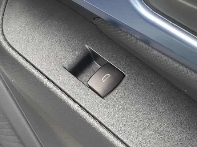 New 2025 Chevrolet Equinox EV LT w/ Convenience Package II AWD/4WD image 45