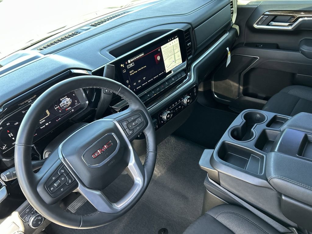 Used 2025 GMC Sierra 1500 SLE image 10