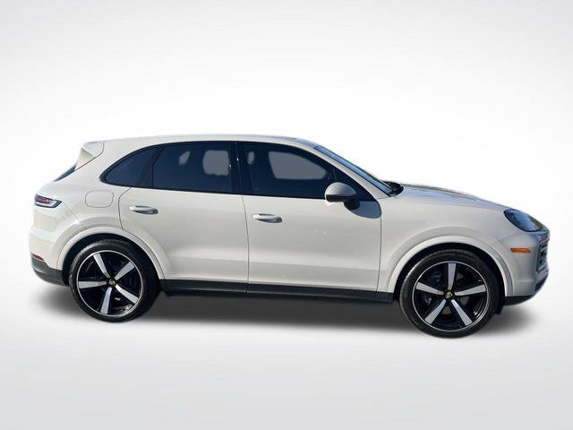 Used 2024 Porsche Cayenne AWD/4WD image 12