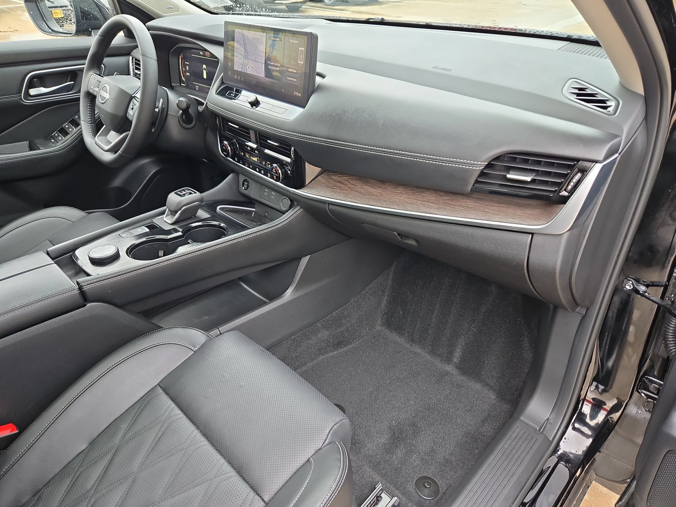 Certified 2026 Nissan Rogue Platinum w/ Platinum Premium Package AWD/4WD image 30