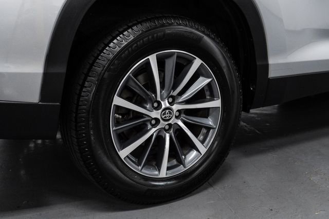 Used 2019 Toyota Highlander XLE image 42