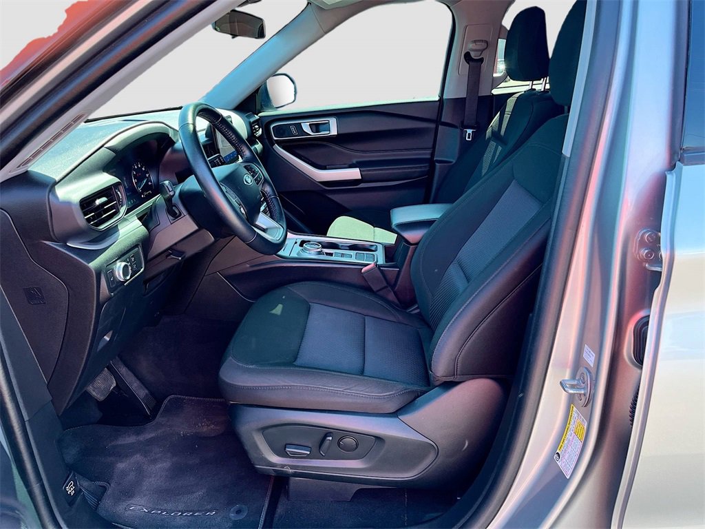 Used 2022 Ford Explorer XLT image 21