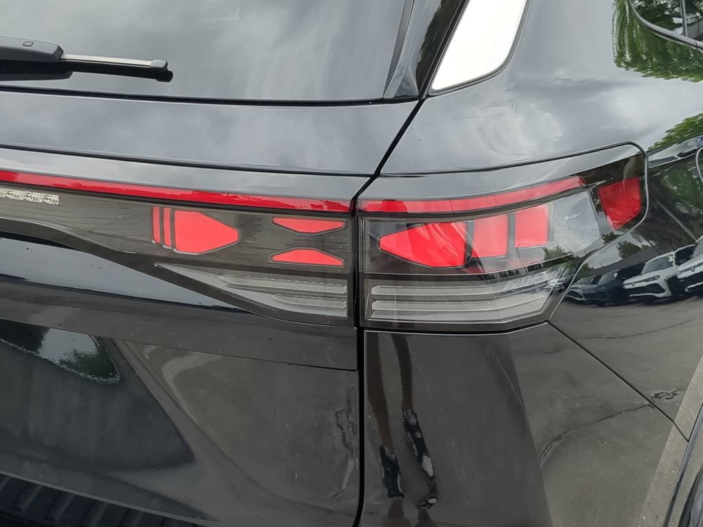 New 2026 Volkswagen Tiguan SEL R-Line AWD/4WD image 7