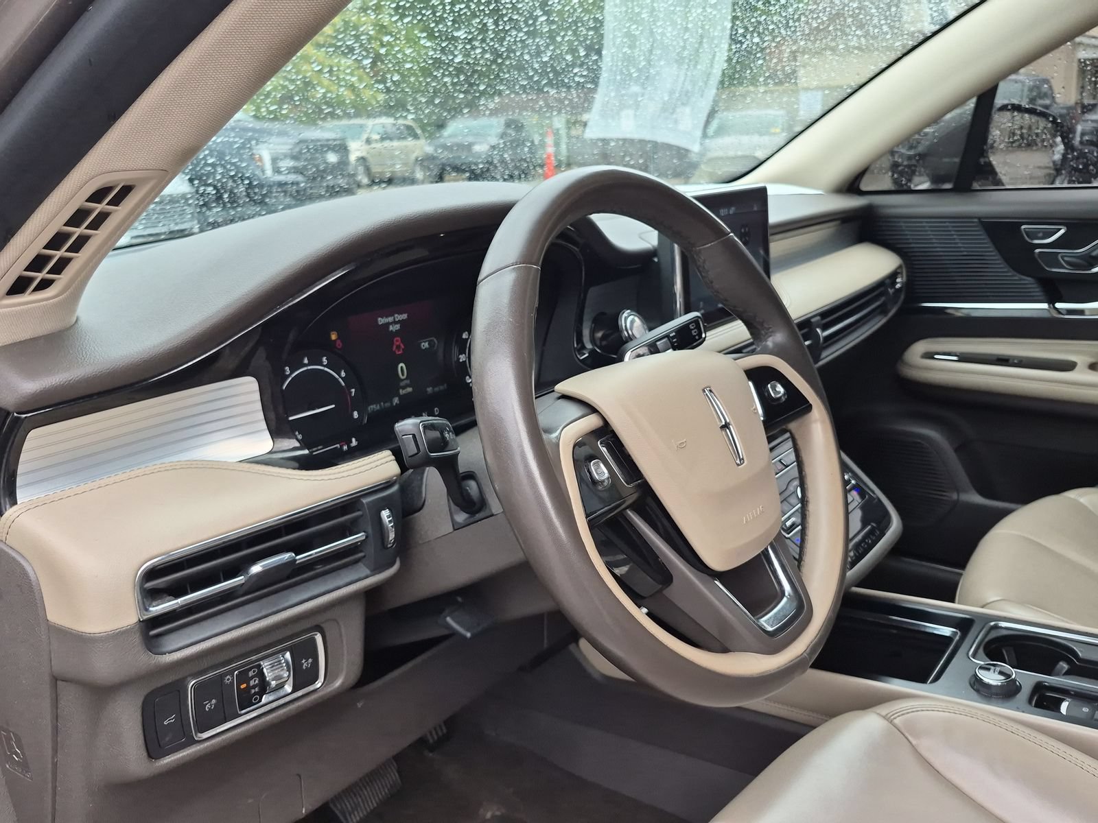 Used 2021 Lincoln Corsair AWD image 11