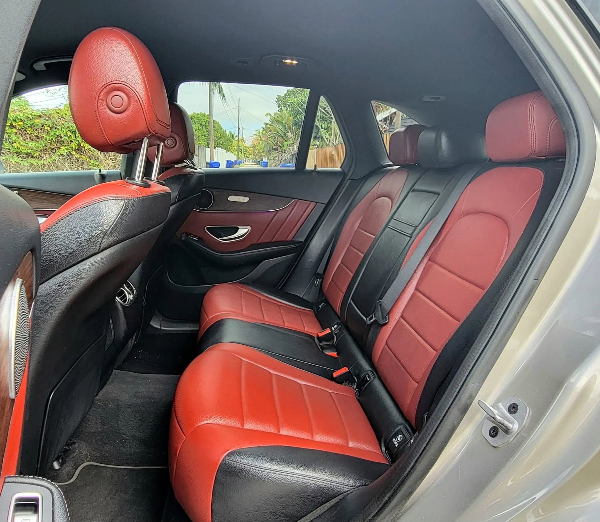Used 2022 Mercedes-Benz GLC 300 4MATIC w/ AMG Line image 7
