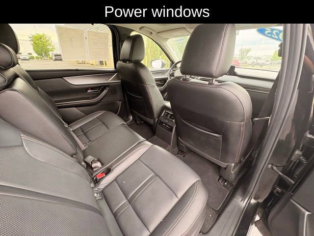 Used 2025 MAZDA CX-70 3.3 Turbo w/ Preferred Package AWD/4WD image 15