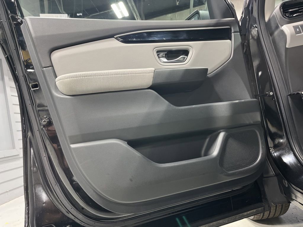 Used 2023 Honda Pilot LX image 12