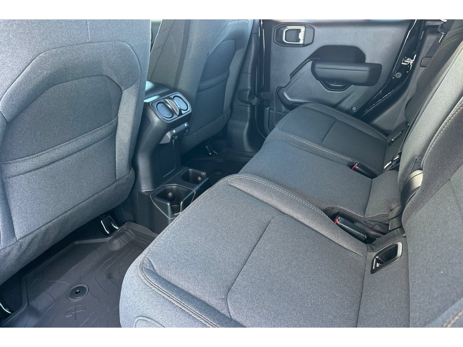 New 2026 Jeep Gladiator Sport AWD/4WD image 13