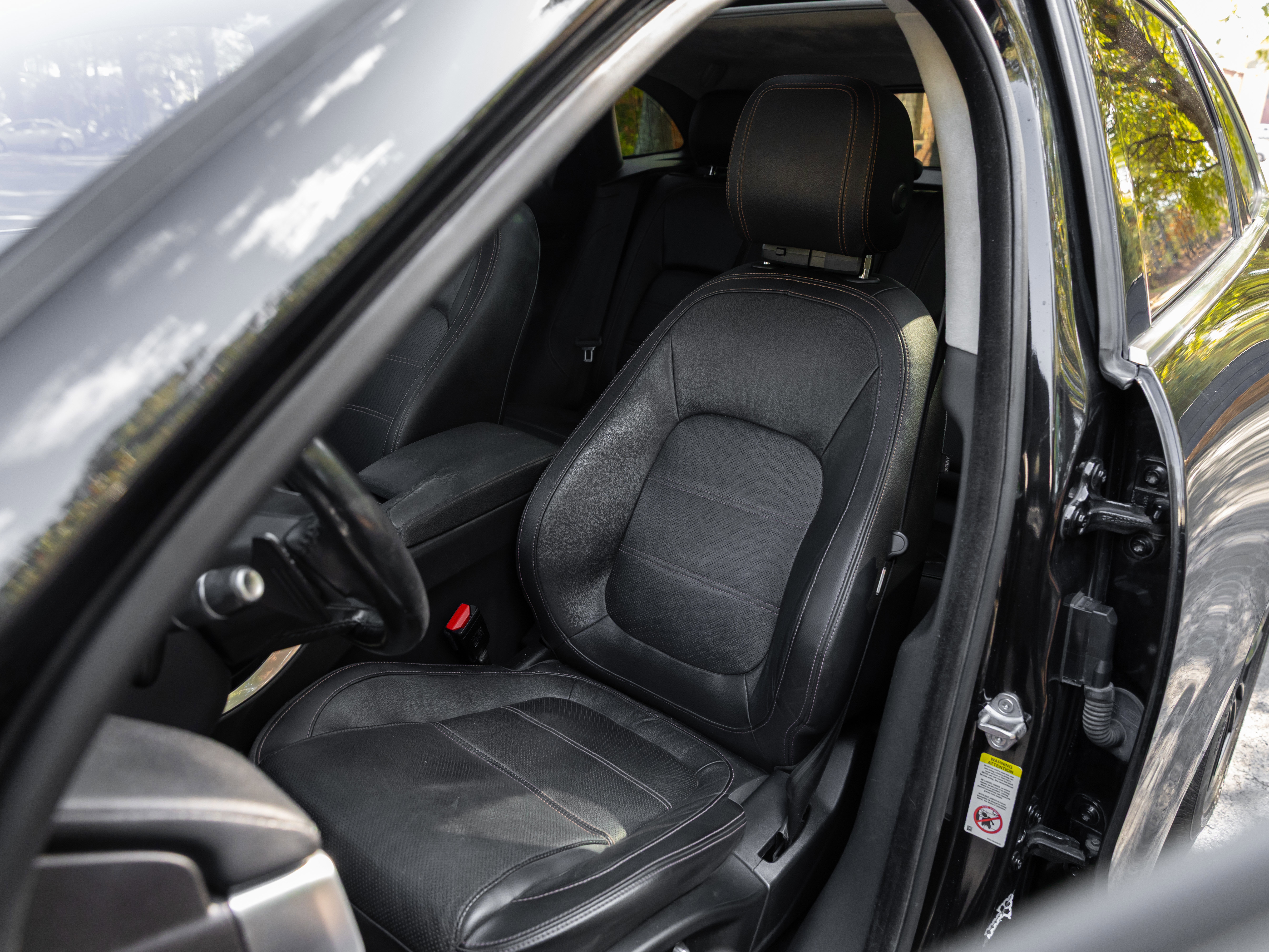 Used 2019 Jaguar F-PACE Prestige image 13