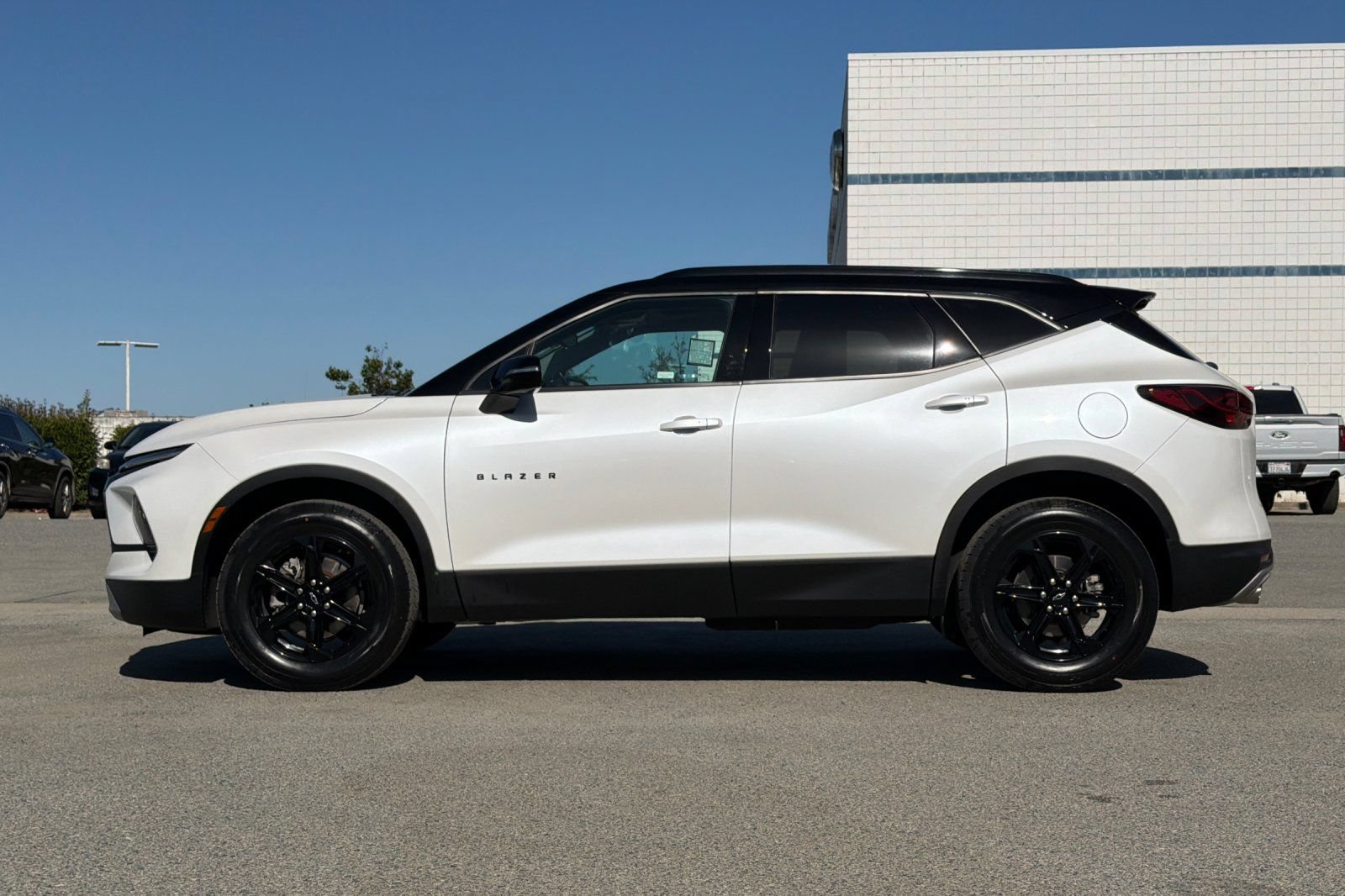 Used 2023 Chevrolet Blazer LT w/ Midnight/Sport Edition FWD image 7