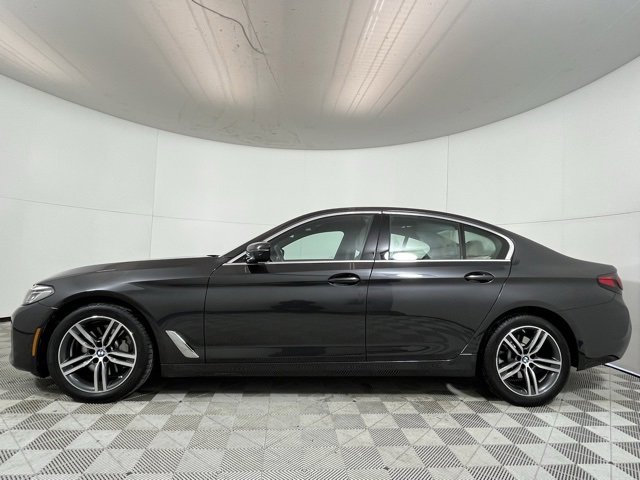 Used 2023 BMW 530i xDrive w/ Premium Package image 4