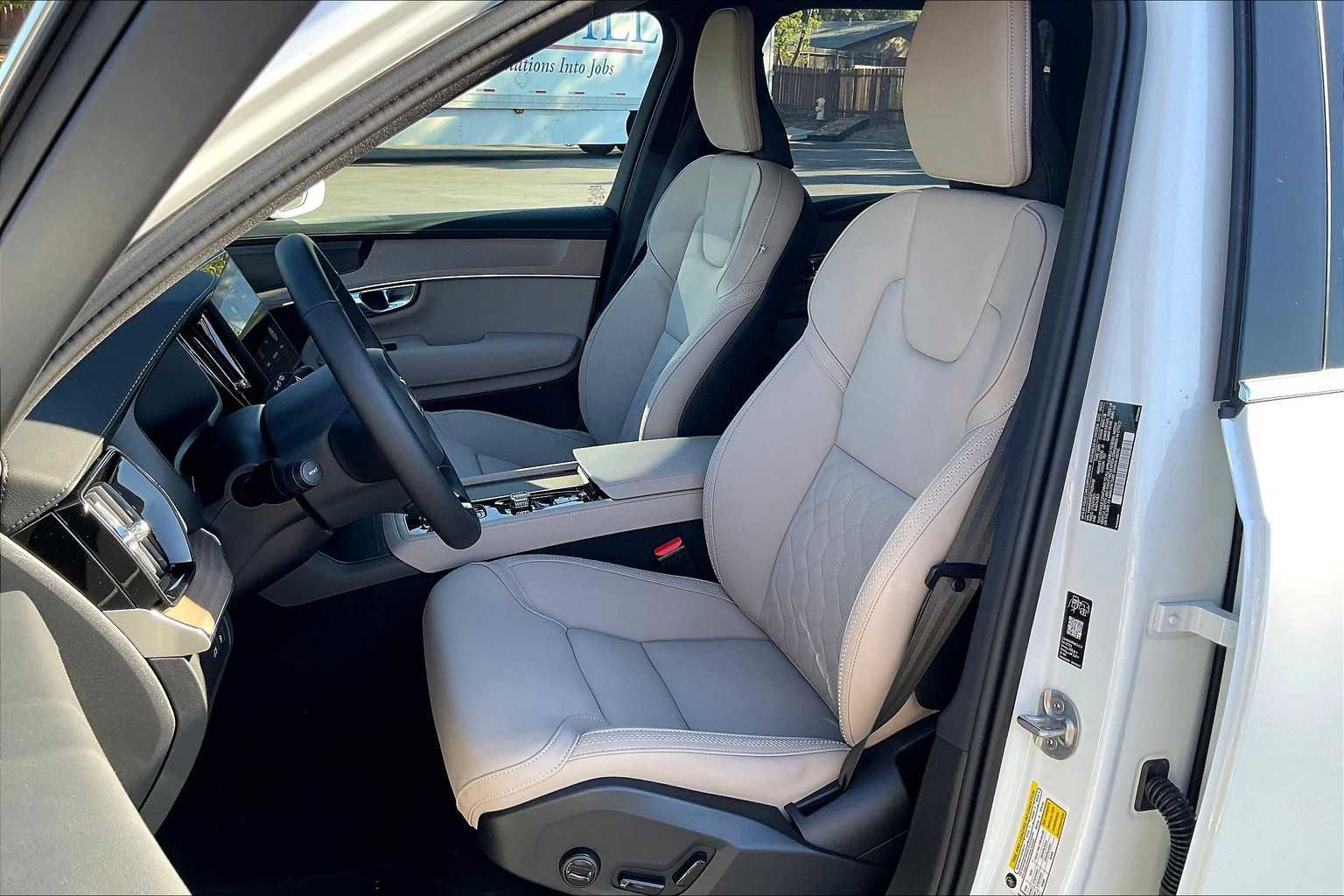 New 2026 Volvo XC90 T8 Plus w/ Protection Package Premier image 11