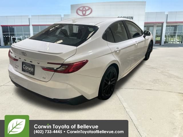 Used 2025 Toyota Camry SE image 5