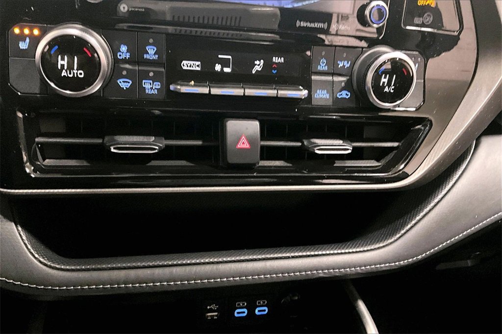 Used 2022 Toyota Highlander XLE image 15