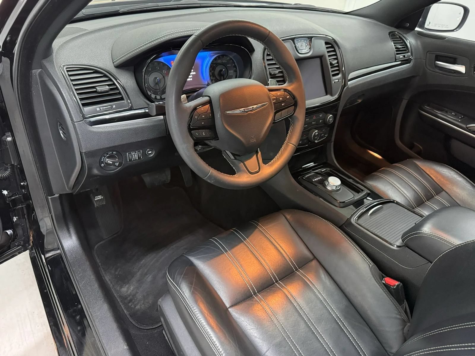 Used 2022 Chrysler 300 S RWD image 8