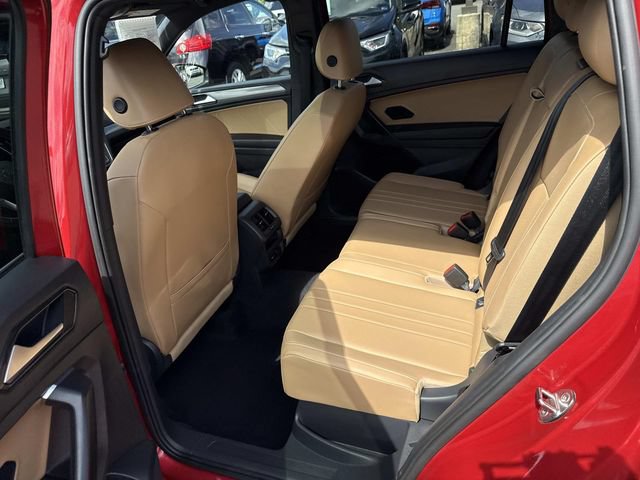 Used 2022 Volkswagen Tiguan SE AWD/4WD image 17