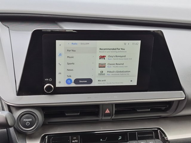 Used 2025 Toyota Prius LE FWD image 21