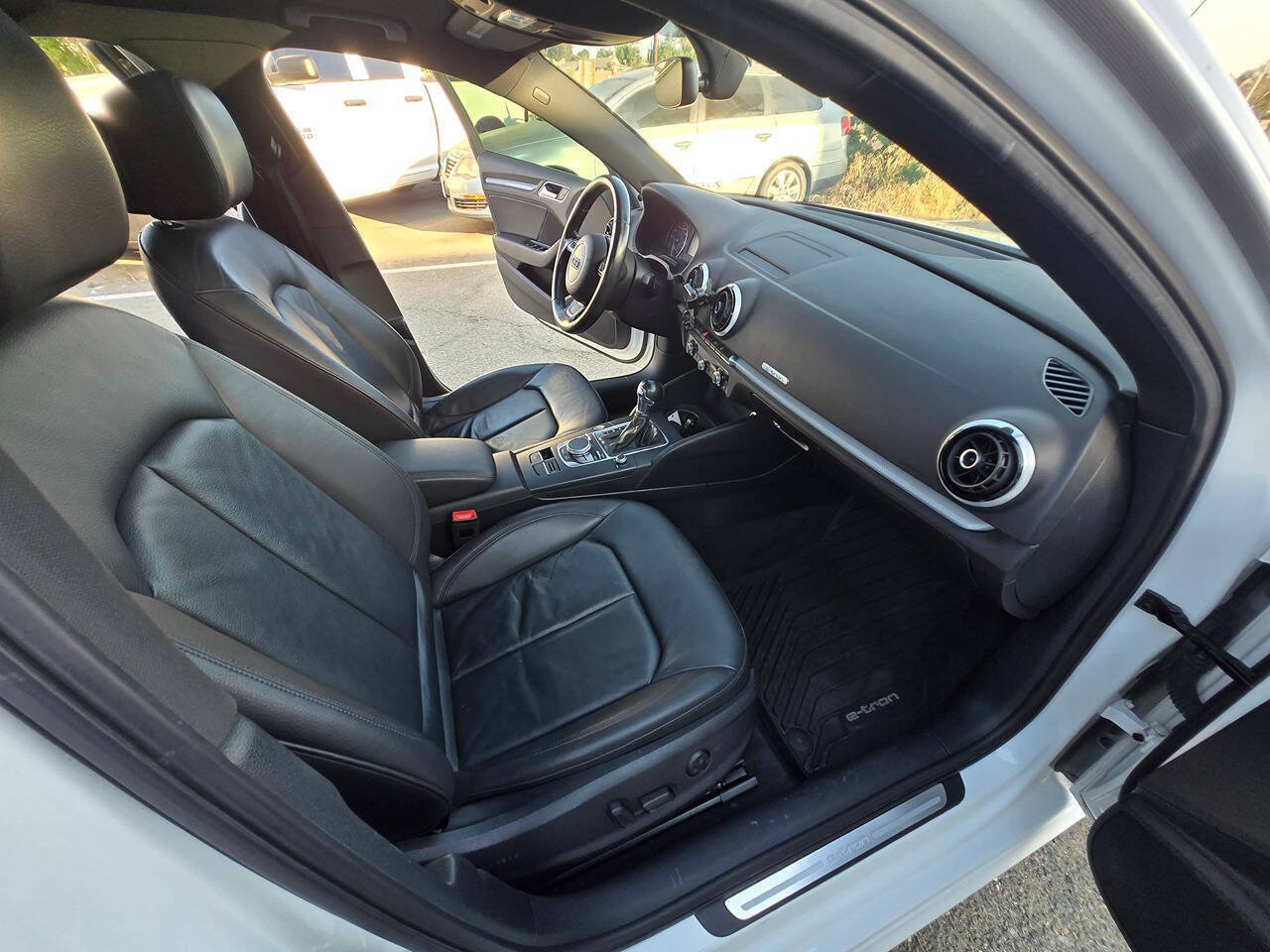 Used 2016 Audi A3 e-tron Premium Plus w/ Premium Plus Package FWD image 34