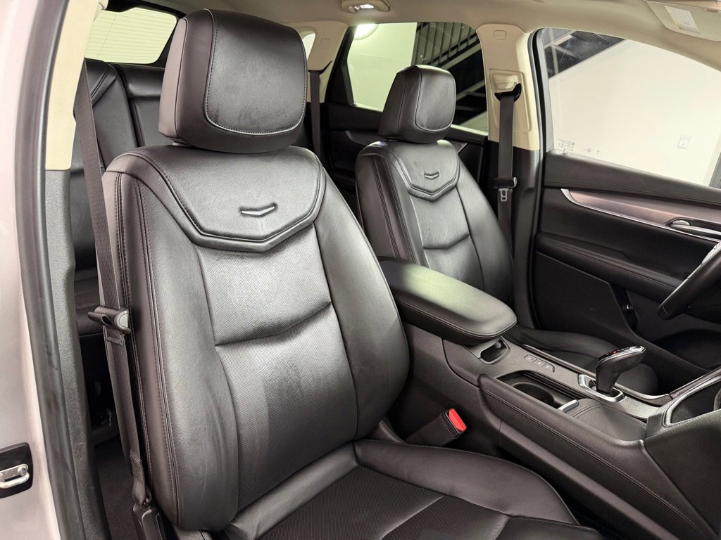 Used 2018 Cadillac XT5 Luxury image 24