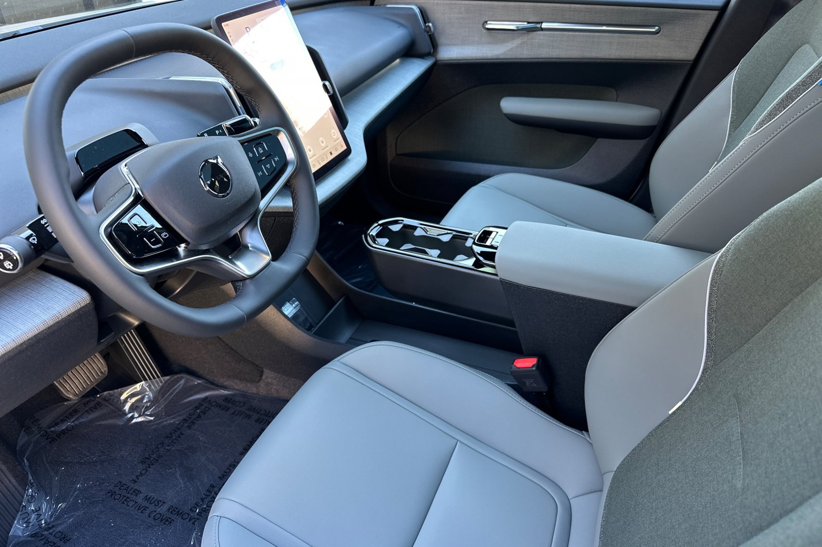 New 2026 Volvo EX30 Plus w/ Climate Package AWD/4WD image 7