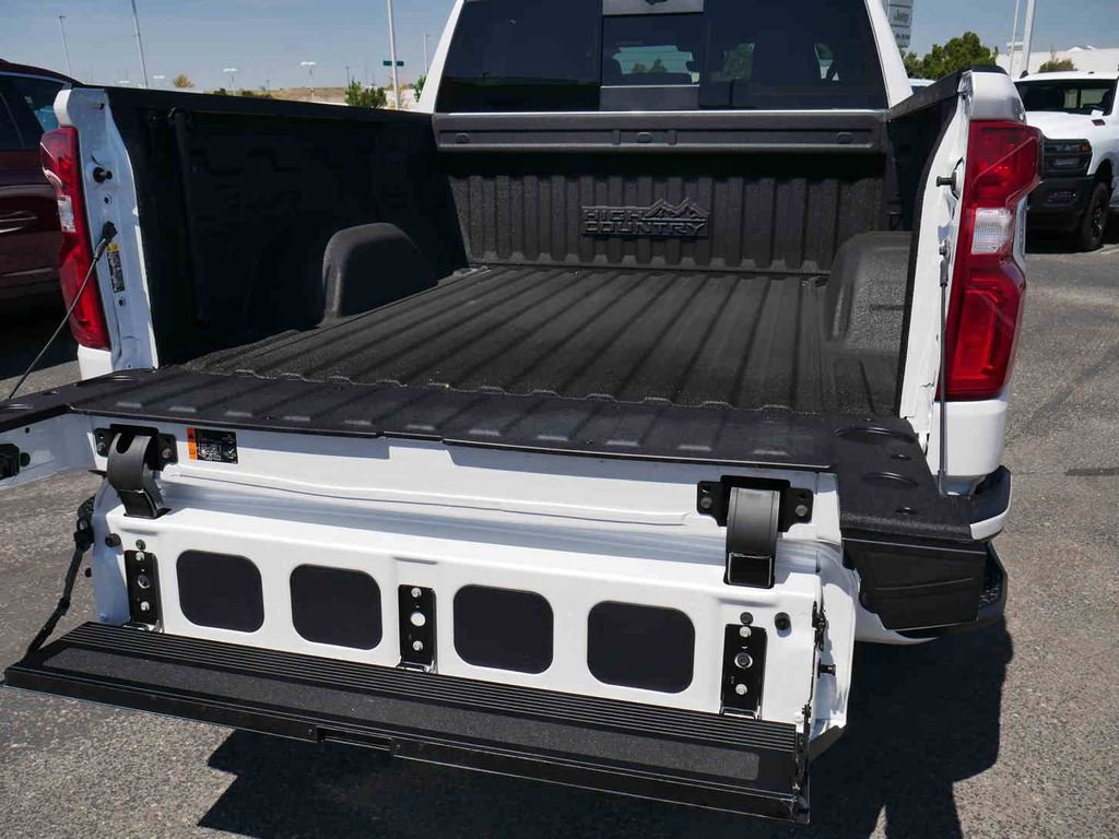 Used 2024 Chevrolet Silverado 1500 High Country w/ High Country Premium Package image 11