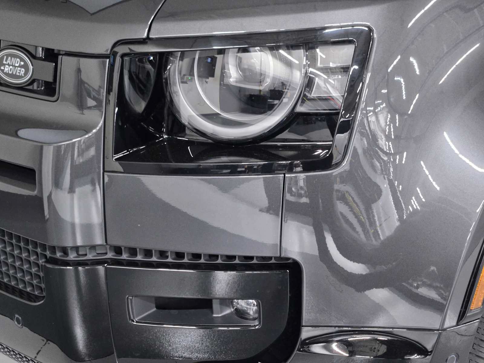 Used 2026 Land Rover Defender 110 X-Dynamic SE AWD/4WD image 12