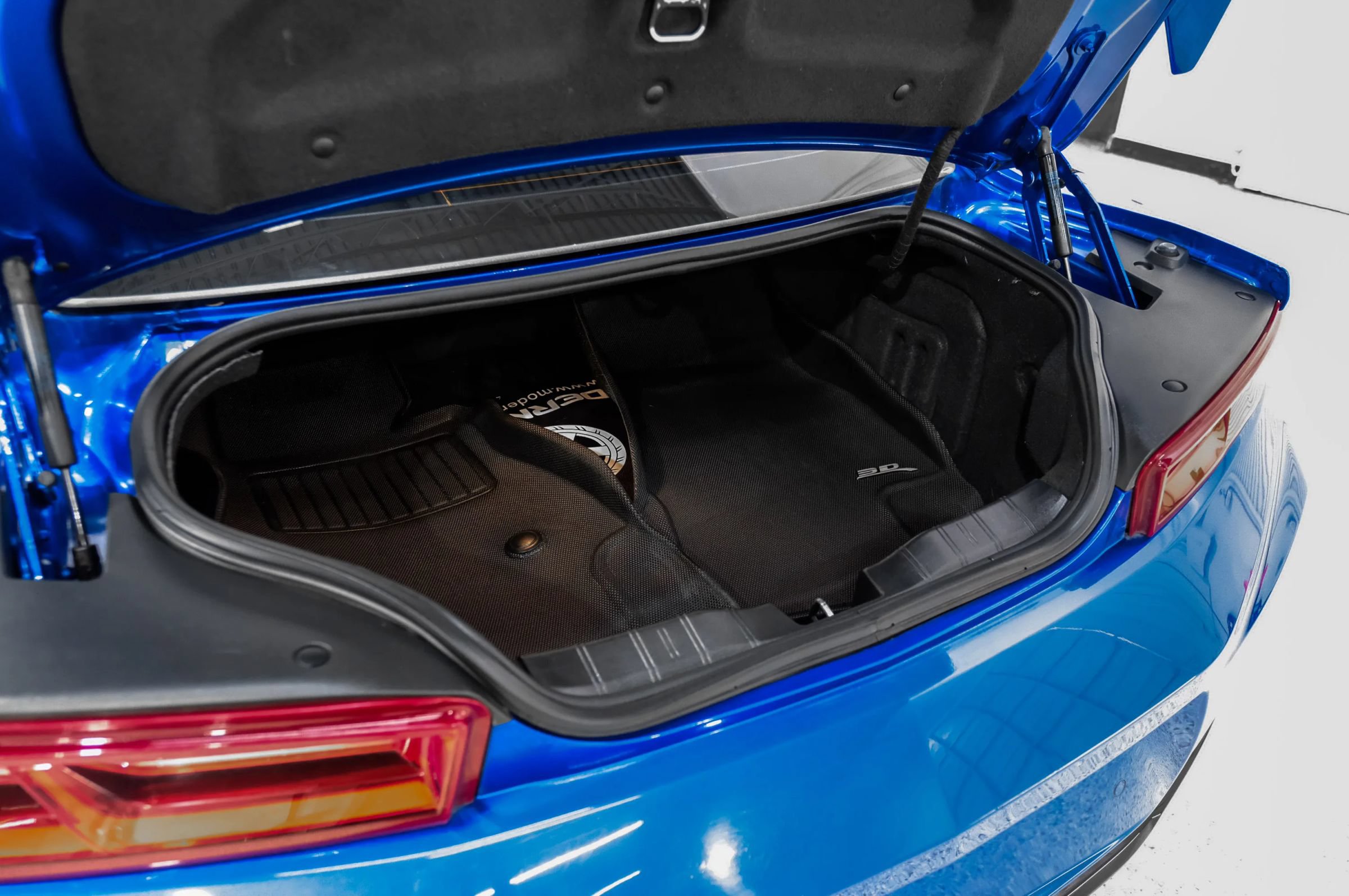 Used 2017 Chevrolet Camaro SS RWD image 52