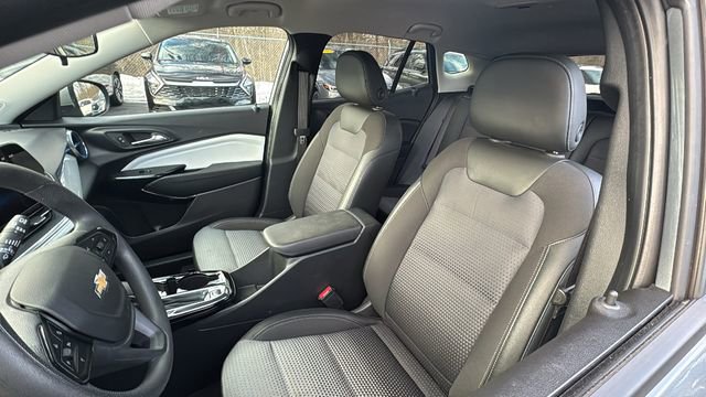 Used 2024 Chevrolet Trax LT image 28