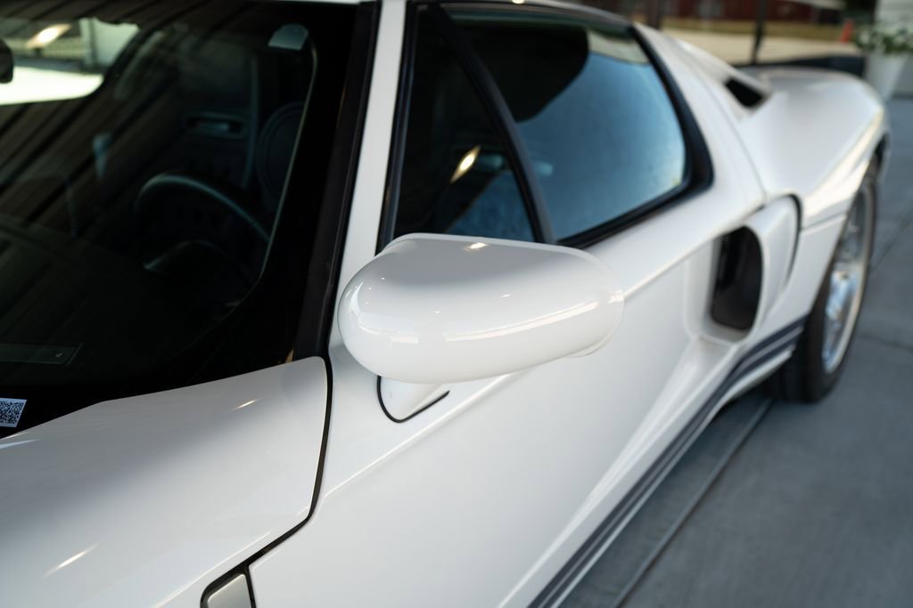 Used 2006 Ford GT RWD image 34