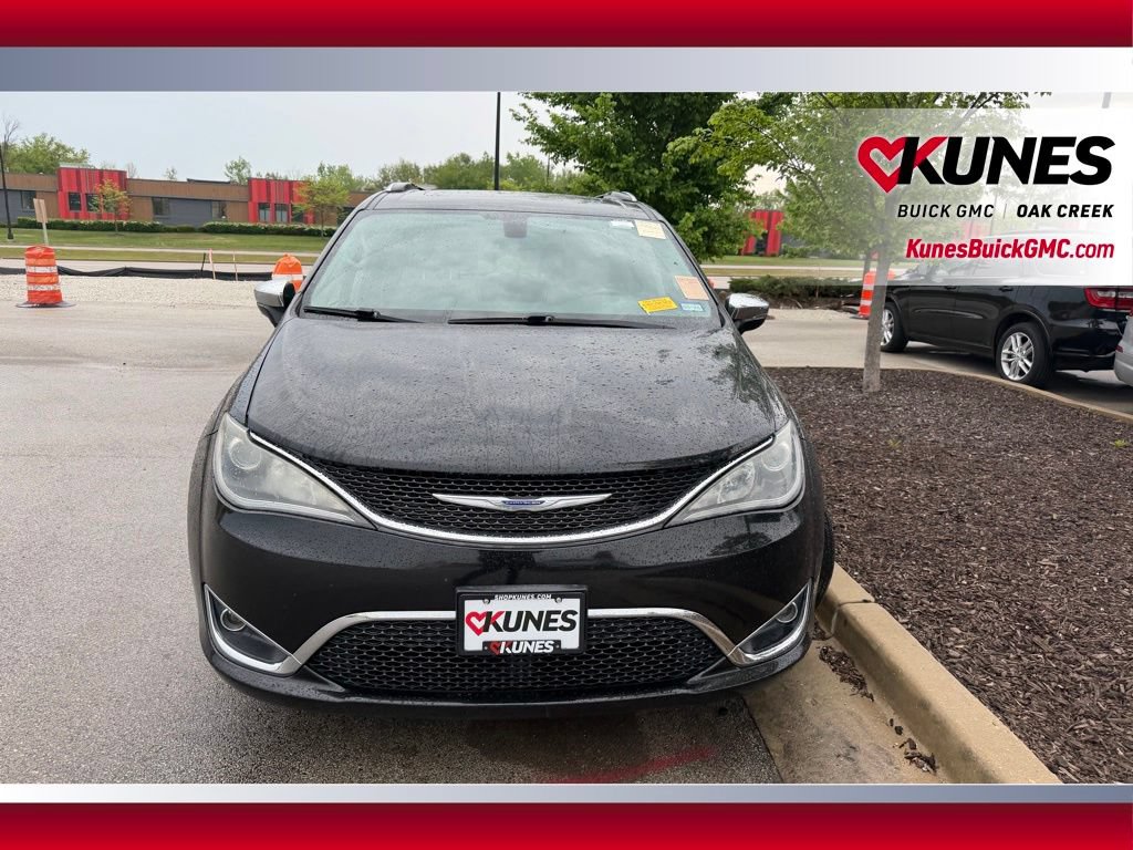 Used 2020 Chrysler Pacifica Limited FWD image 3