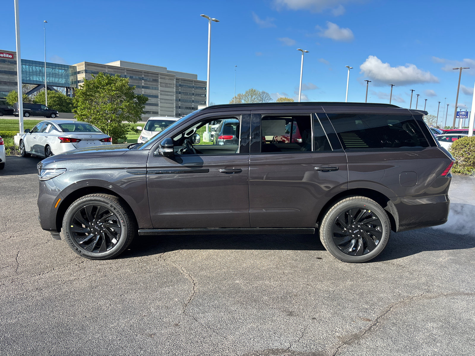 New 2026 Lincoln Navigator Reserve AWD/4WD image 4