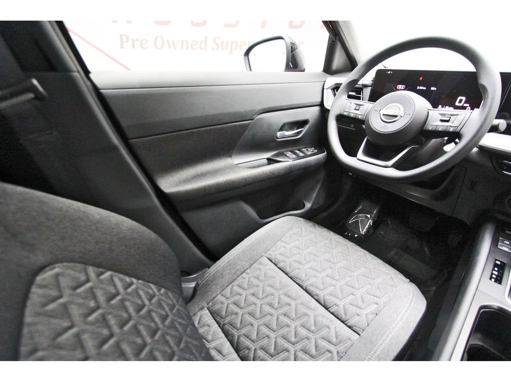 Used 2026 Nissan Kicks SV FWD image 6