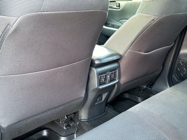 Used 2021 Toyota RAV4 LE AWD/4WD image 28