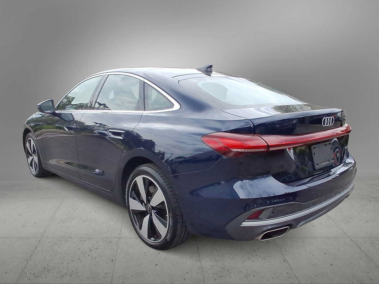 Used 2025 Audi A5 2.0T Premium Plus w/ Premium Plus AWD/4WD image 6
