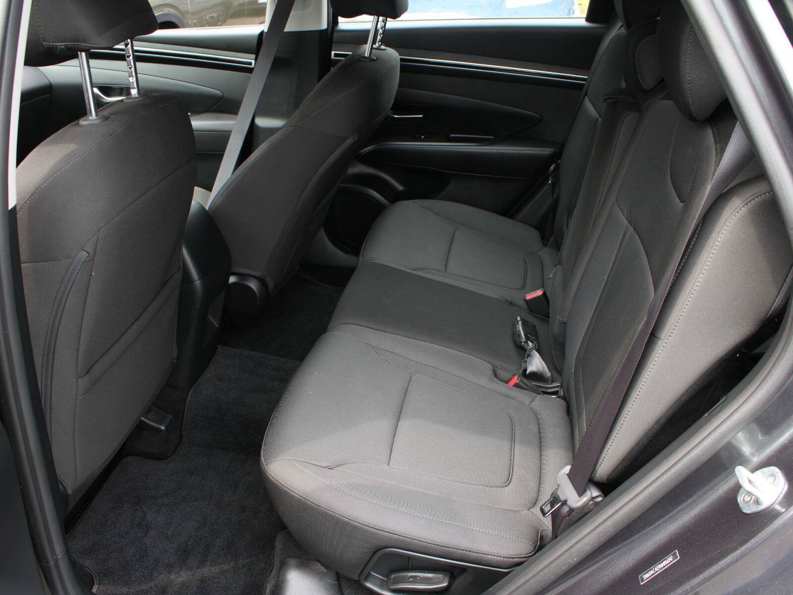 Used 2022 Hyundai Tucson SE AWD/4WD image 16