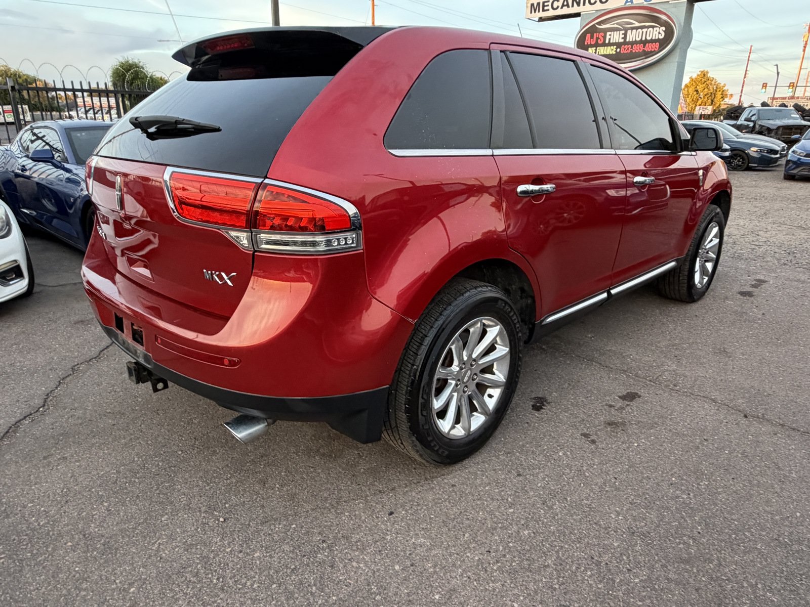 Used 2011 Lincoln MKX 2WD w/ 101A Rapid Spec Order Code image 4